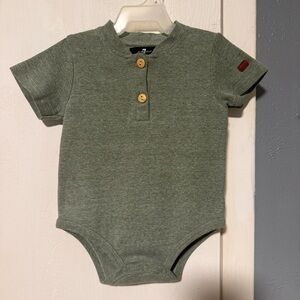 7 For All Mankind Green Short Sleeve Baby Onesie